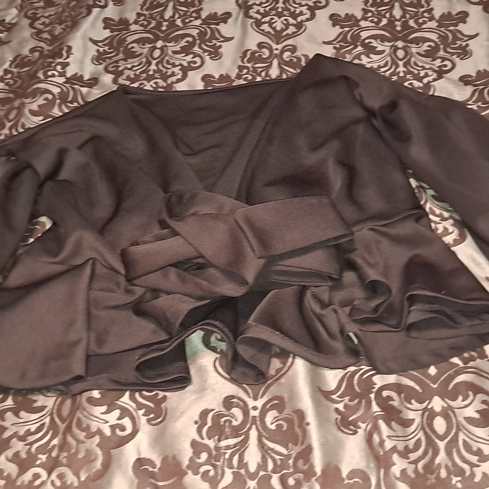 black long-sleeve V-neck wrap blouse top‎ with ruffle details Large